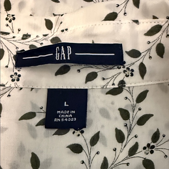 GAP Cream Leaf Print Button Down Shirt - Picture 2 of 3